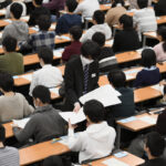 東大入試を時計なしで受けることになってしまった男性に腕時計を貸してくれた見知らぬ受験生。→その一年後・・・