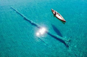 ここは一体どこなんだ！？→一枚の湖を撮影した写真に衝撃の声！！