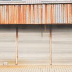 去年からずっと閉まっているタピオカ屋。→時短協力金申請していたので不動産屋がシャッターを開けたら・・・えっ?!