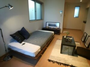 一人暮らしが寂しくなったため「同棲中の彼女がいる」という設定で架空の彼女に話しかけ続けていたら・・・