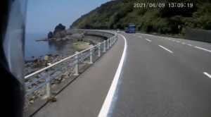 「今日は死ぬかと思った」ライダーが投稿したドラレコ映像に・・・ひぇっ、、