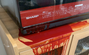 「我がオーブン、過重労働に耐えかねて吐血」と投稿された画像をみたシャープの公式アカウント。→コメントが秀逸すぎて吹いた（笑）