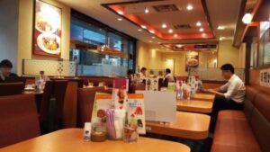 休日に家族で食事中、職場の女性社員を見かけたので会釈をしたら後日呼び出され・・・