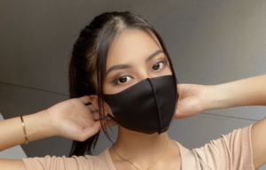 美女がマスクを外した時の『ギャップ』にザワザワ・・・！衝撃が走っています