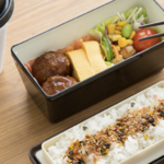 自作のお弁当を持参する新卒男性社員に、お局「お嫁さんいらないね〜w」→男性社員の返しが容赦なさすぎた・・(笑)