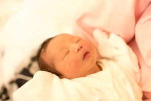 帝王切開で出産した女性に対して『下から産ませてあげたかった』と言った義父。→女性はこう言い返した・・・！「いいぞ、もっとやれ」