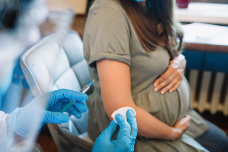 『妊婦にワクチンを優先して！』と警鐘を鳴らす記事に届いたコメントに絶句・・・