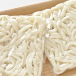 袋うどんを茹でる手間を省こうと電子レンジで温めた結果・・・→なんじゃこりゃあぁぁ！