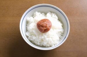 三食白米と梅干しだけを食べ生活し続けた結果→思いもよらぬ展開・・