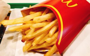 「マックで致死量の塩貰った」と投稿された一枚。見てみたら・・・マジか！！