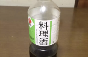 目から鱗！めんつゆや醤油のボトルを洗ったとき、中の水を素早く捨てる方法が革命的！！