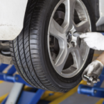 「パンクを修理してほしい」と訪れた客。→見てみると・・・なんじゃこりゃあぁぁ！！