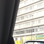 後ろの車がやたらと車間距離を詰めてくるので、ちょこちょこ窓から『アレ』を出したら・・・