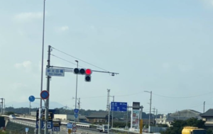 あなたはこのヤバさに気づける・・？信号待ちで撮られた一枚の写真に背筋が凍る。