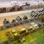 娘とスーパーの惣菜コーナーでおにぎりを見ていたら、おじさんが隣からこんな言葉を吐き捨てて行って・・・はっ?!