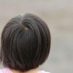 4歳の娘の足にぬるいお茶をこぼしてしまったため何度も「ごめんね」と伝えたら後日・・・ひぃぃぃいい