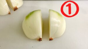 シェフが教える玉ねぎが『バラつかずに誰でも綺麗に切れる切り方』に・・「これを待ってました！」