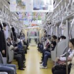席を譲られたが断った高齢の男性。→降り際に男性がとった行動に・・「カッコ良すぎる」