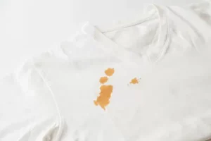 クリーニング屋のおじさんが教えてくれた！！『食べ物のシミの落とし方』が最強・・まさに神業！