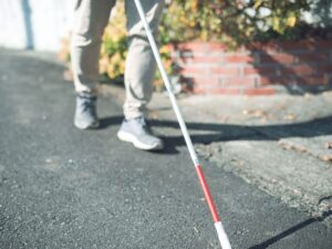 「とても切なくなった・・」白杖を使うご婦人に声をかけたら・・・