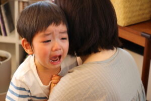 朝、突然立てなくなった3歳児。急いで病院へ行くと・・・え？