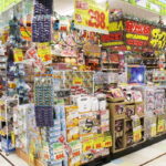 パチンコ帰りにドンキに寄るとあまりにも汚い格好をした家族四人が。声をかけたら・・・