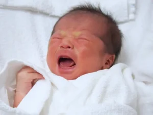 出産後、両隣へ「迷惑をかけたら言ってください」と伝えたところ翌日ポストに・・・