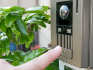 訪問販売の「玄関先で少しだけお話できませんか？」を撃退する最強ワードは・・・「使える。」