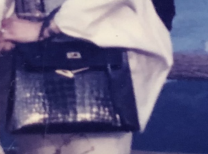 「衝撃すぎて受け止められない」母の形見であるエルメスのバッグ。盗んだ犯人はなんとまさかの・・・