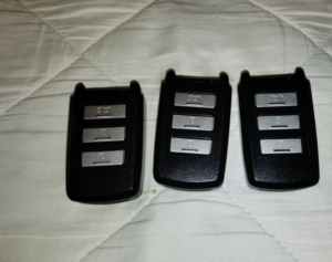 高校の塀の上に置かれた車のスマートキー。怪しく思い学校へもっていくと・・・ぞっ。。