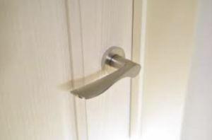 急逝した姉。遺影用の写真を探すため部屋に入ると・・・涙が溢れた。