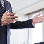 「おばさんはモンスター」と語る40代の男性社員に、新卒の子が・・・強い(笑)