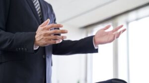 「おばさんはモンスター」と語る40代の男性社員に、新卒の子が・・・強い（笑）