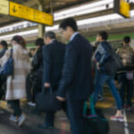 もっと早く知りたかった!!街中でわざとぶつかってくる人を撃退する方法が目からウロコ