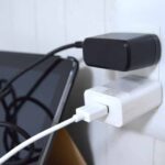 息子が舐めて長時間放置された充電器。先端をみたら・・・「盲点だった。。」