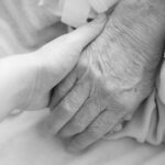亡くなる直前、そばにいた母を抱き寄せたおばあちゃんが言った言葉は・・・「泣きすぎて苦しい」