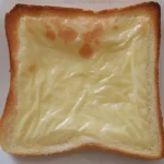小4にチーズトーストを作らせた母親。『虐待』と炎上して・・・