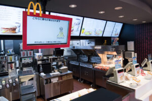 受け取り待ちをしていたらおばさん２人組に「妊婦なのにマックなんて」と聞こえるように言われたので・・・