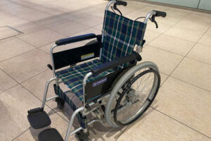 車椅子で暴走する老人。「どこか行かれるんですか？」と聞いたら・・・予想外の返答。。