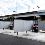 洗車をする彼氏に「そんなピカピカにしなくてよくない?」と文句を言う彼女。すると彼氏が破壊力抜群な返しでその場にいた人たちの度肝を抜いた話・・