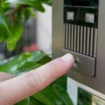 「怖い話していいか・・?」出前を頼んだら配達員がピンポンを鳴らす前に・・・