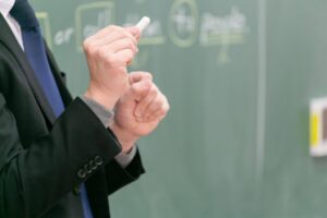 「教員はブラックだ」と生徒に話した先生。これを聞いた生徒は・・・思わず言葉を失ってしまった話。