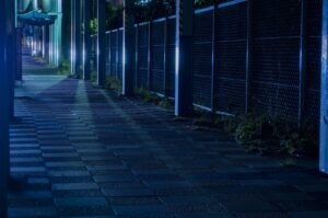 深夜に帰宅中、大柄の男性が見知らぬ人に後をつけられ・・・展開に→泣きそうになった。