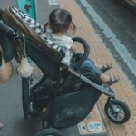 ベビーカーを押して地下鉄に乗っていたら「かわいいね」とお爺さんが近づいてきて、お礼を言ったら・・・えっ。。