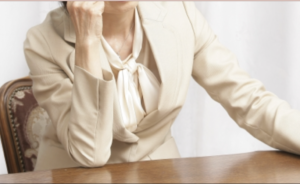 とある会社のお局はミスをすると・・・必ずする『仕草』に動揺を隠せない（笑）