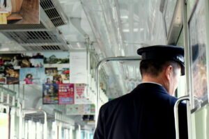 電車内に流れてきた車内アナウンス。「私ごとですが・・・」と話し始めた内容に多くの人が涙