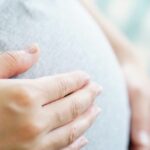 友達と2泊3日のキャンプに行くという夫に妊娠中の妻が「電波の届くところにいて欲しい」と言ったら・・・え