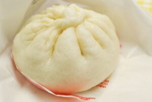 またこの季節がやってきた....『お店クオリティのフッカフカ肉まんが食べられる』超簡単ライフハック！マジで最高。