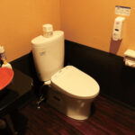 率先してトイレ掃除をしていた新人。すると「俺がやっておくよ」と交代してくれた先輩。→後日まさかの出来事が・・・