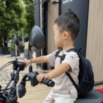 ホンダで息子を撮影した写真。見返してみて驚き!偶然映り込んでいた人はなんと・・・